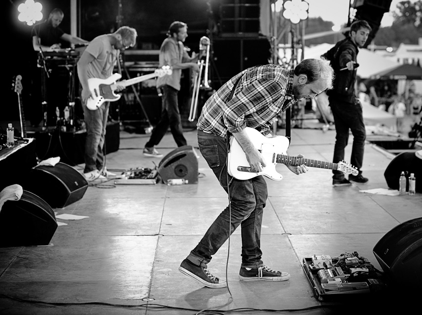 Clueso – Unser Fotograf war beim Vorzeige-Emcee auf der Bühne. – Band at Chiemsee-work.