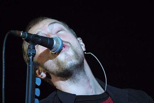 Coldplay – Chris Martins Glanzauftritt in Düsseldorf, April 2003. – 