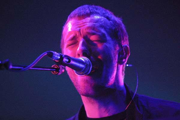 Coldplay – Chris Martins Glanzauftritt in Düsseldorf, April 2003. – 