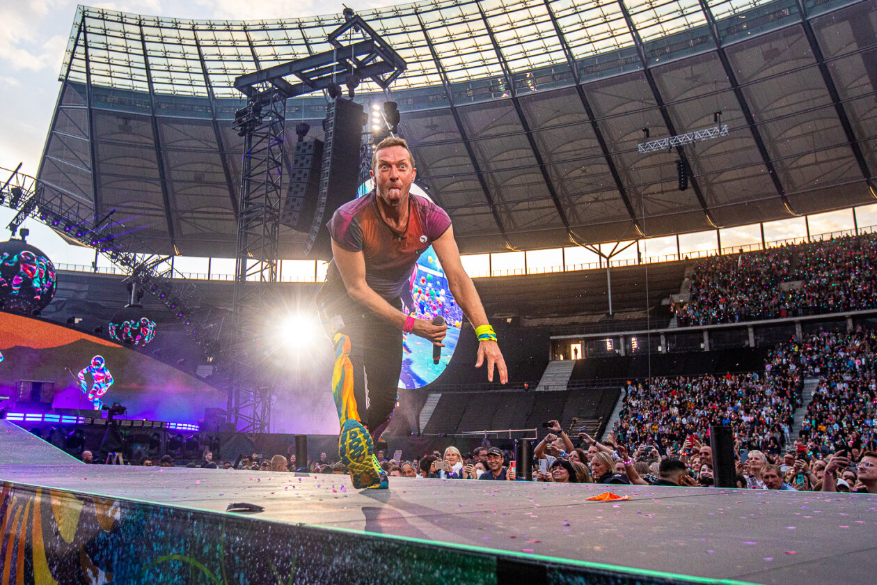 Coldplay – Chris in Action.