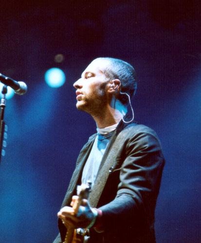 Coldplay – Schmachtend und melancholisch wie immer: Chris Martin. – I wrote a song for you