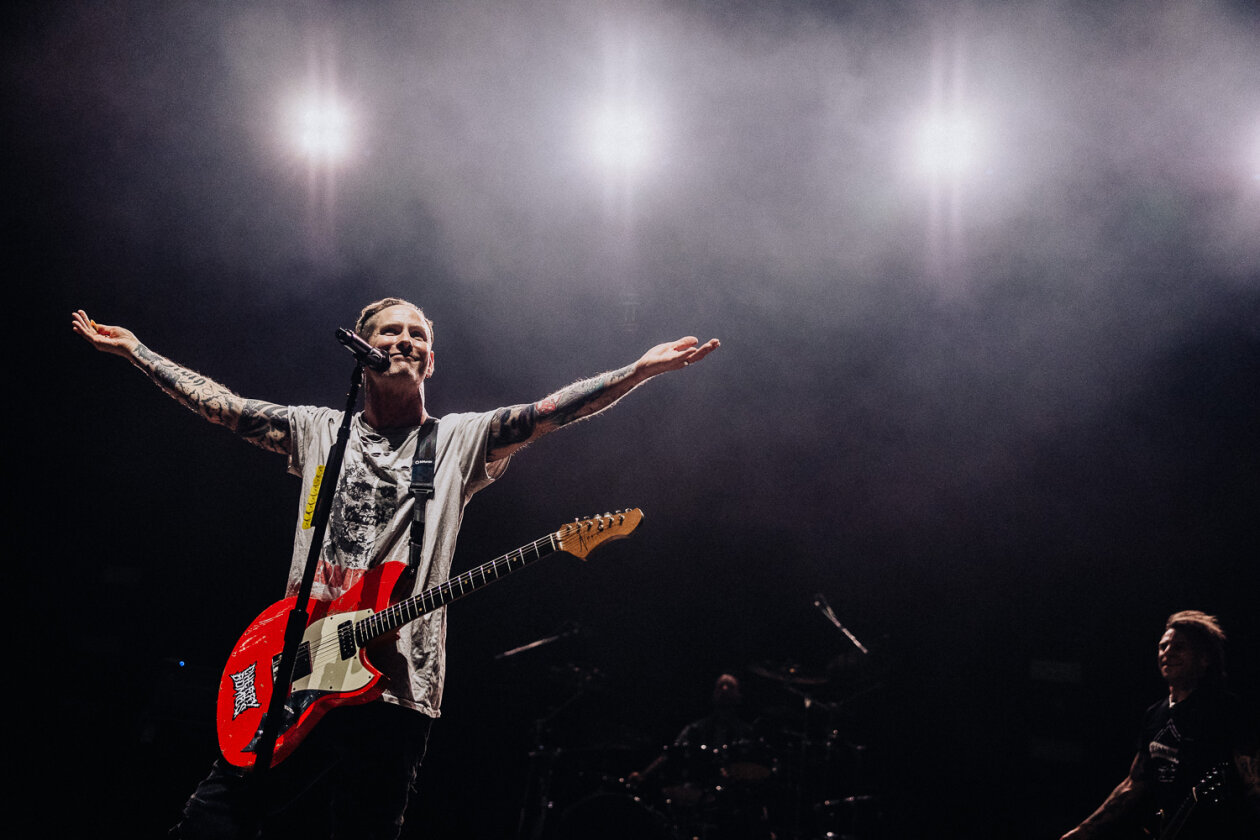 Zwei Alben im Gepäck: der Slipknot-Frontmann on tour mit Soloband. – Corey Taylor.