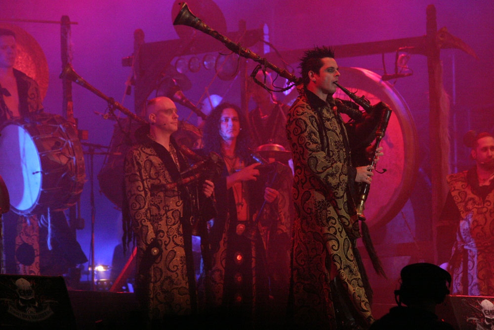 Corvus Corax als Headliner auf dem Summer Breeze. – Cantus Buranus