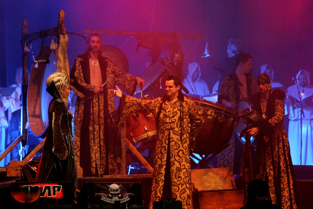 Corvus Corax als Headliner auf dem Summer Breeze. – Cantus Buranus
