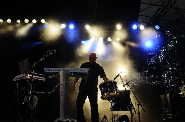 Covenant beim Amphi Festival in Köln. – 