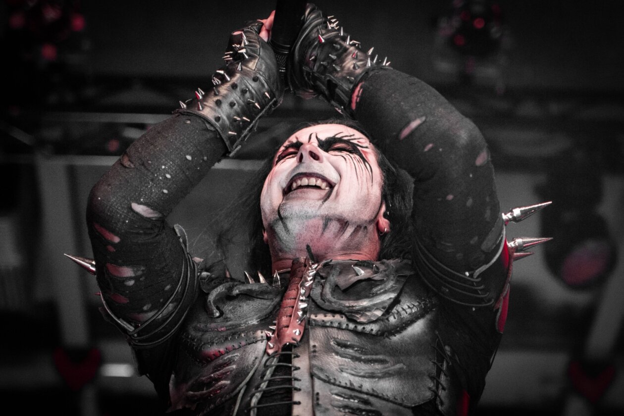 Dark Horses And Forces: Cradle Of Filth kreischen wieder. – Ah, Dani Filth.