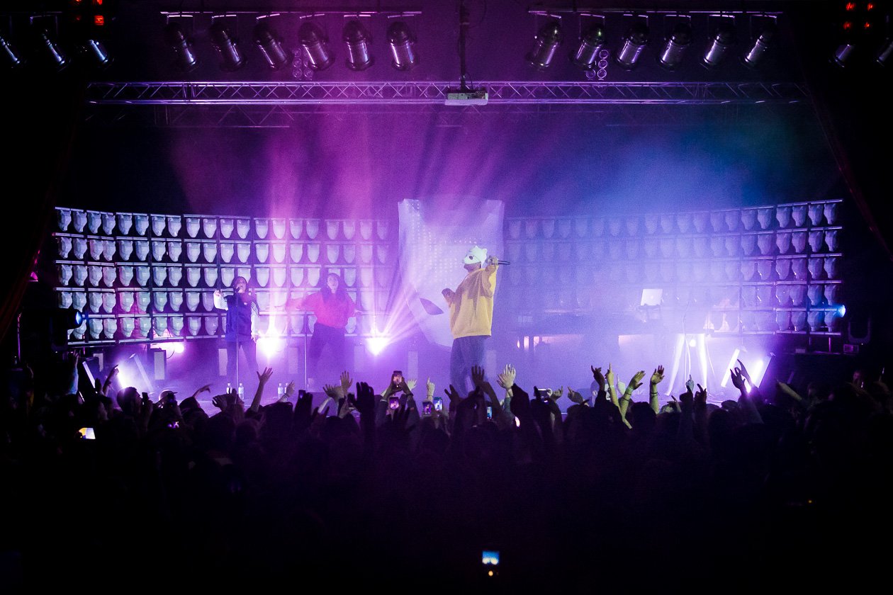 Panda's back. Live. Hautnah. – Cro.