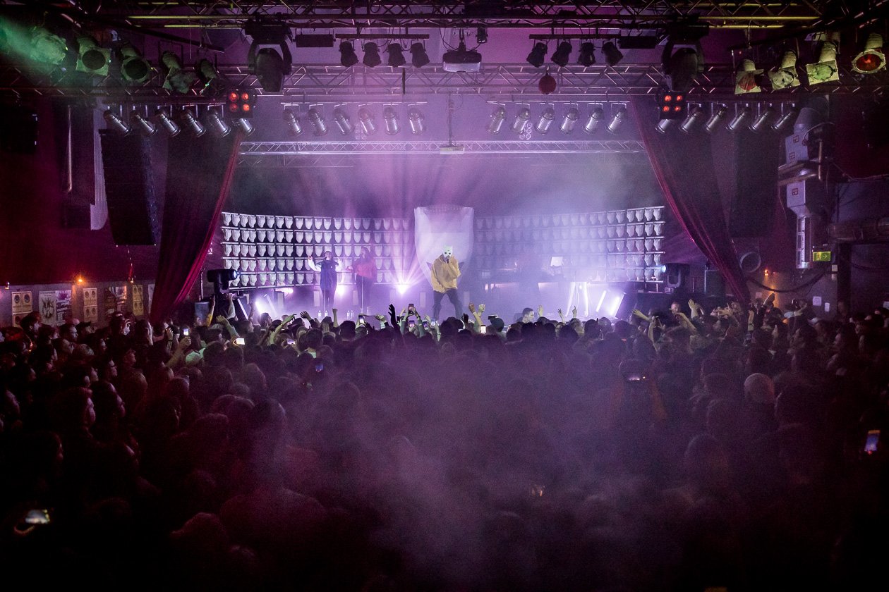 Panda's back. Live. Hautnah. – Cro.
