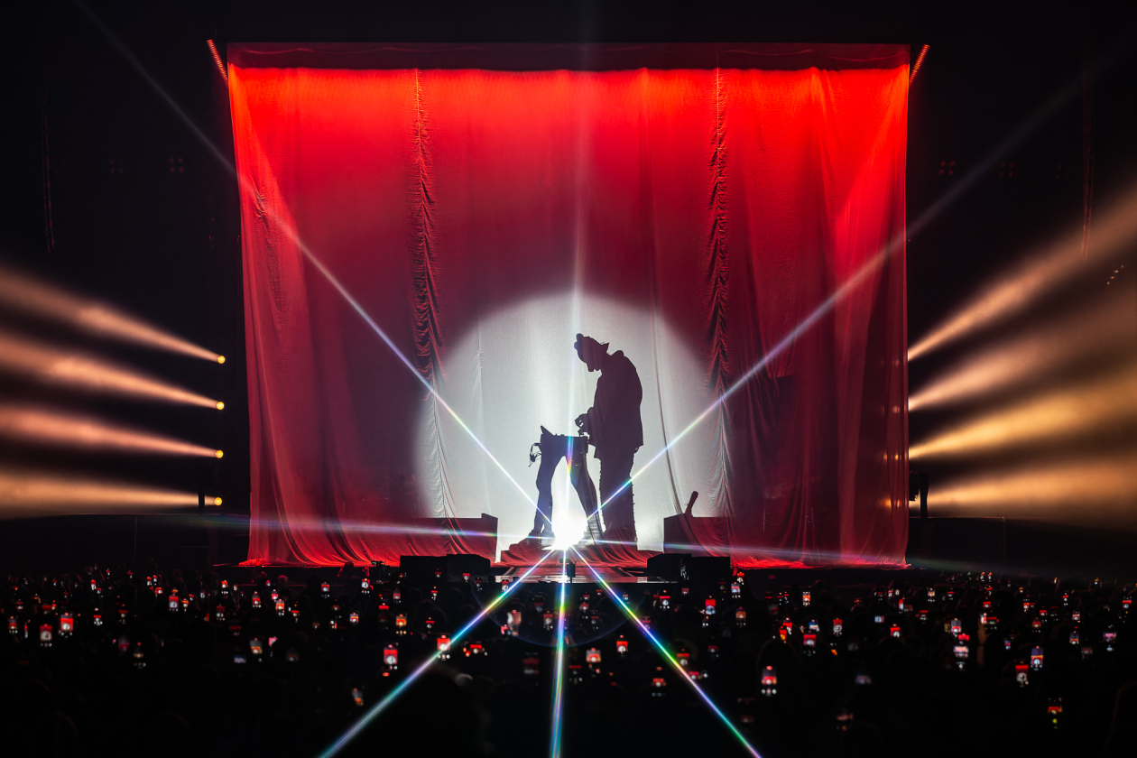 Auf "Chronicles"-Tour Tausende Fans feiern in der ausverkauften Arena. – Cro.