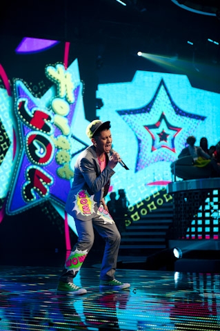 Daniele Negroni – Unter den letzten 16 Kandidaten der 9. Staffel. – DSDS 2012 - 1. Live-Show.