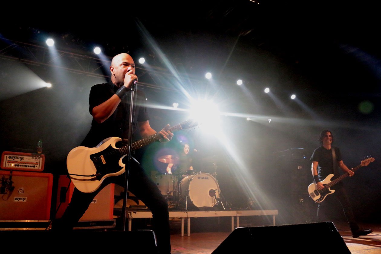 Nach zehn Jahren zurück im Club - und der Schweiß tropft noch immer von der Decke. – Danko Jones.
