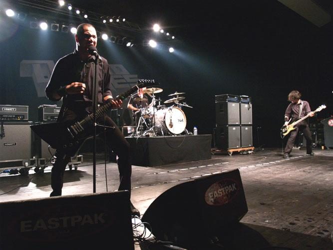 Danko Jones – Das Publikum huldigt wieder einmal dem Poser vor dem Herrn. – 
