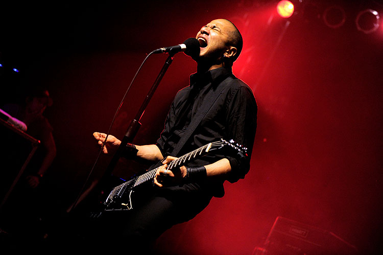 Rocken mit Stil: Danko Jones in der Essigfabrik Köln. – Danko Jones live in Köln.