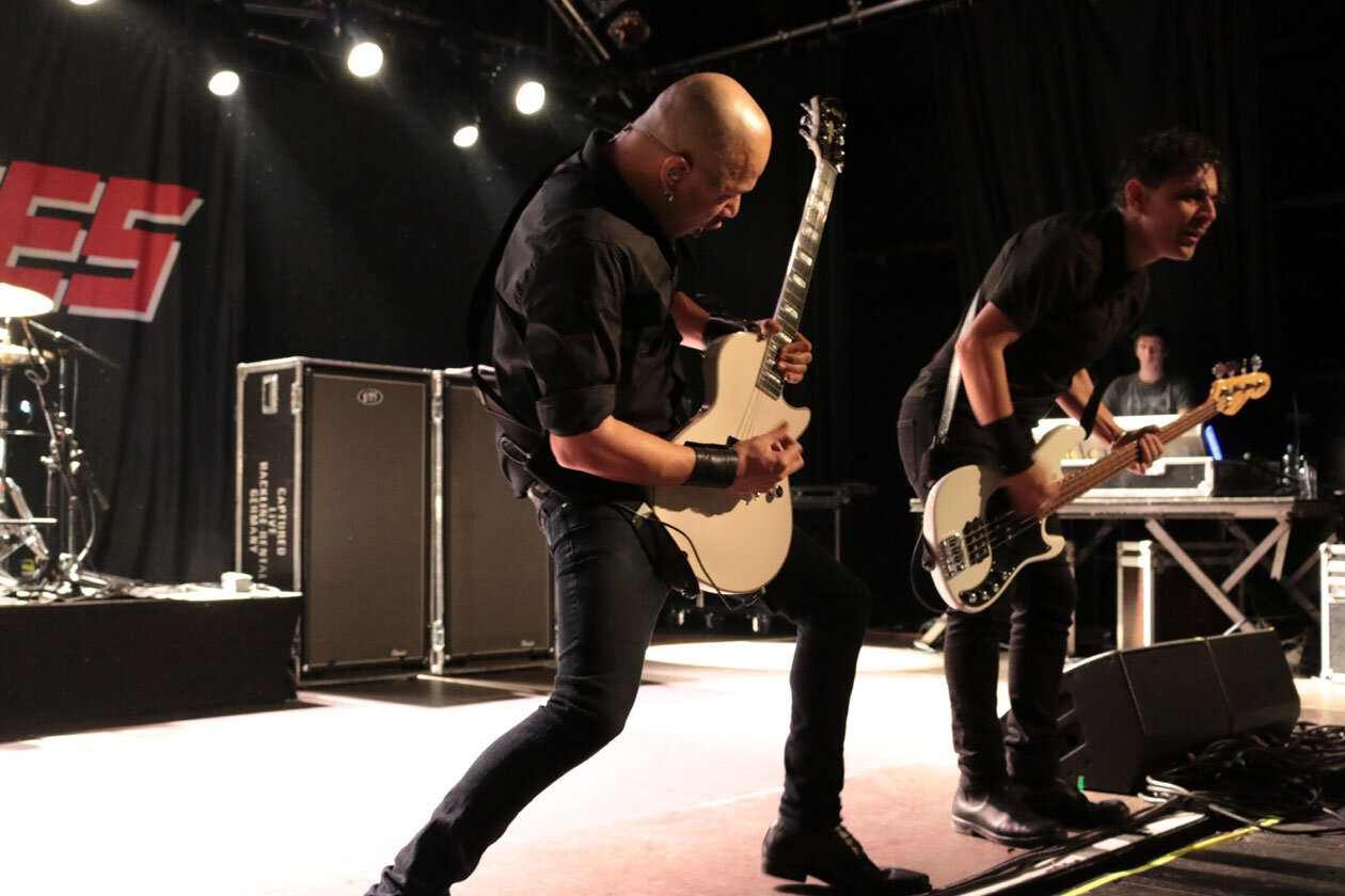 Danko und Band gehen ab, wie man sie kennt und liebt. – Danko Jones.