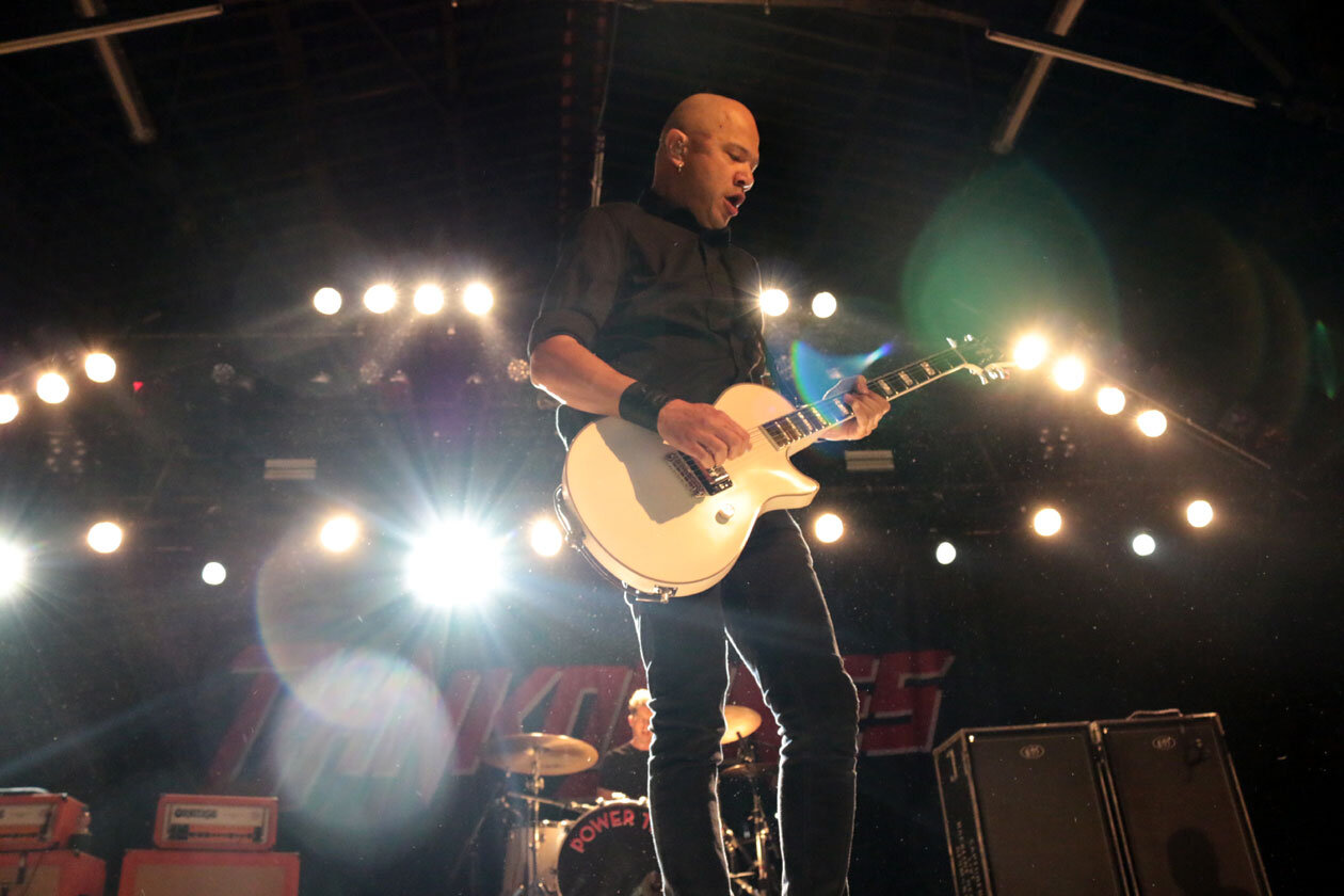Danko und Band gehen ab, wie man sie kennt und liebt. – Danko Jones.