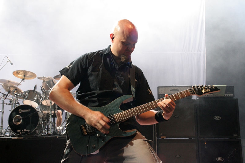 Darkane – Mussten zwar in der Halle ran, machten da aber richtig was los. – Klas Ideberg