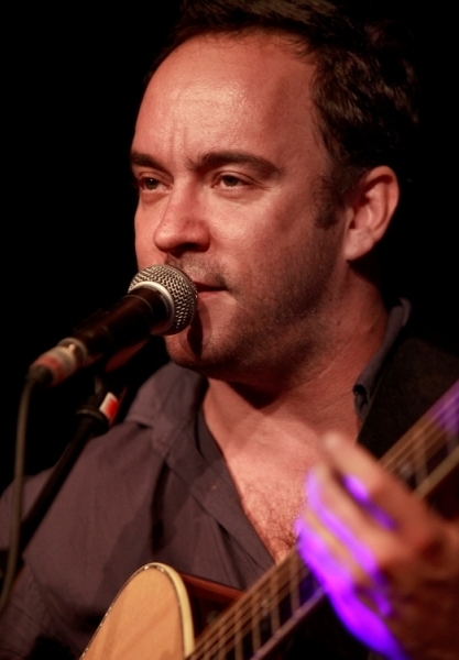 Dave Matthews Band – Best-Of-Akustik-Gig in der Warner Music Lounge. – Trotz dezenter Müdigkeit absolut auf der Höhe.