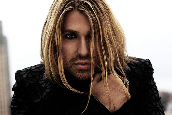 David Garrett vorteilhaft in Szene gesetzt. – Garrett mag es gern mehrdeutig