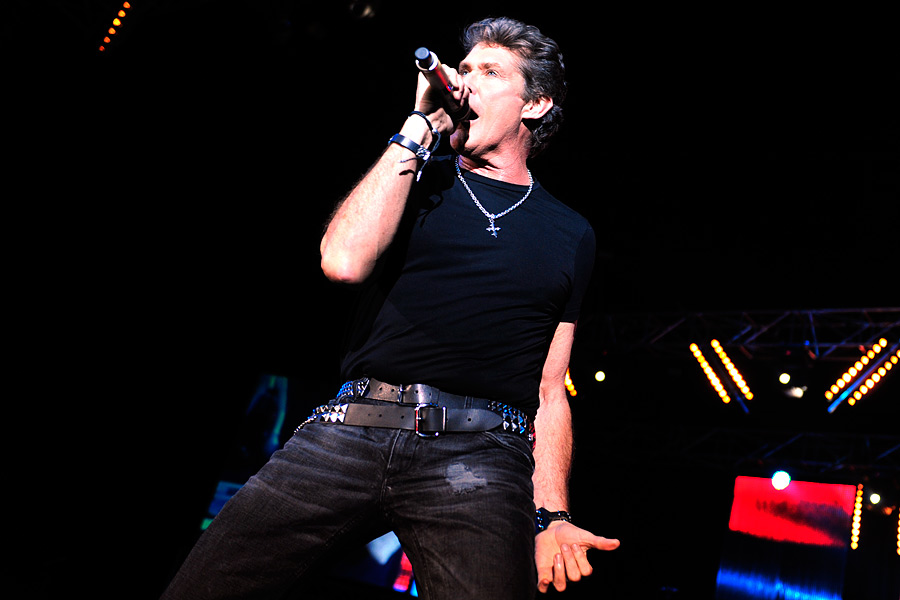 Lang leben die 80er: David Hasselhoff und KITT in Oberhausen. – Im Publikum herrschte eine Stimmung wie beim Jungesellenabschied