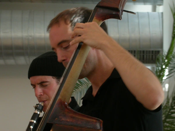 David Orlowskys Klezmorim auf "Noema"-Tour. – Florian Dohrmann (Kontrabass) und David Orlowsky.