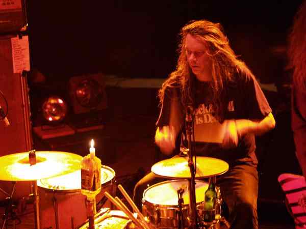 Dead Moon am 15. November 2006 vor der halben laut.de-Redaktion und weiteren 130 Zuschauern in Konstanz. – 