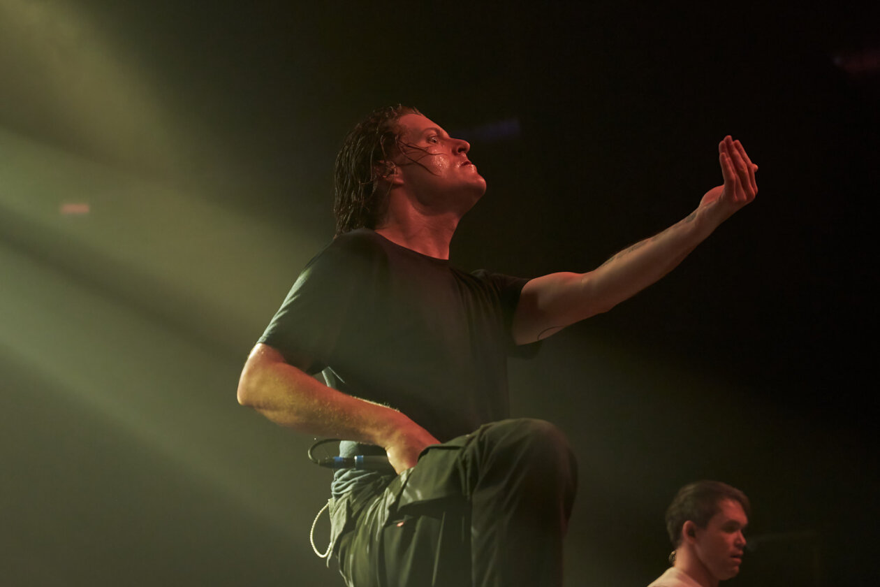 Support für Knocked Loose: George Clarke, Kerry McCoy und Band. – Deafheaven.