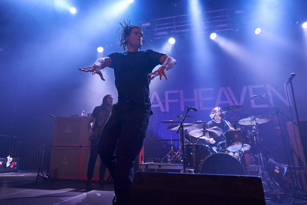 Support für Knocked Loose: George Clarke, Kerry McCoy und Band. – Deafheaven.