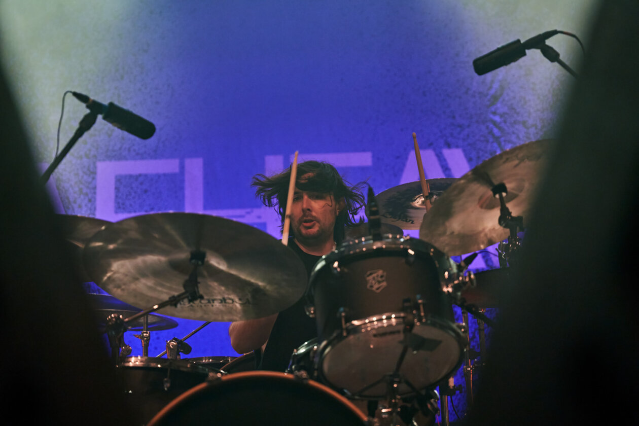 Support für Knocked Loose: George Clarke, Kerry McCoy und Band. – Deafheaven.