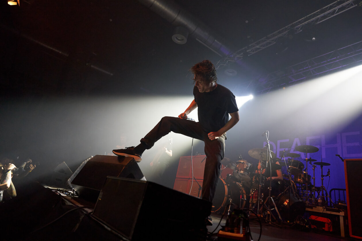Support für Knocked Loose: George Clarke, Kerry McCoy und Band. – Deafheaven.