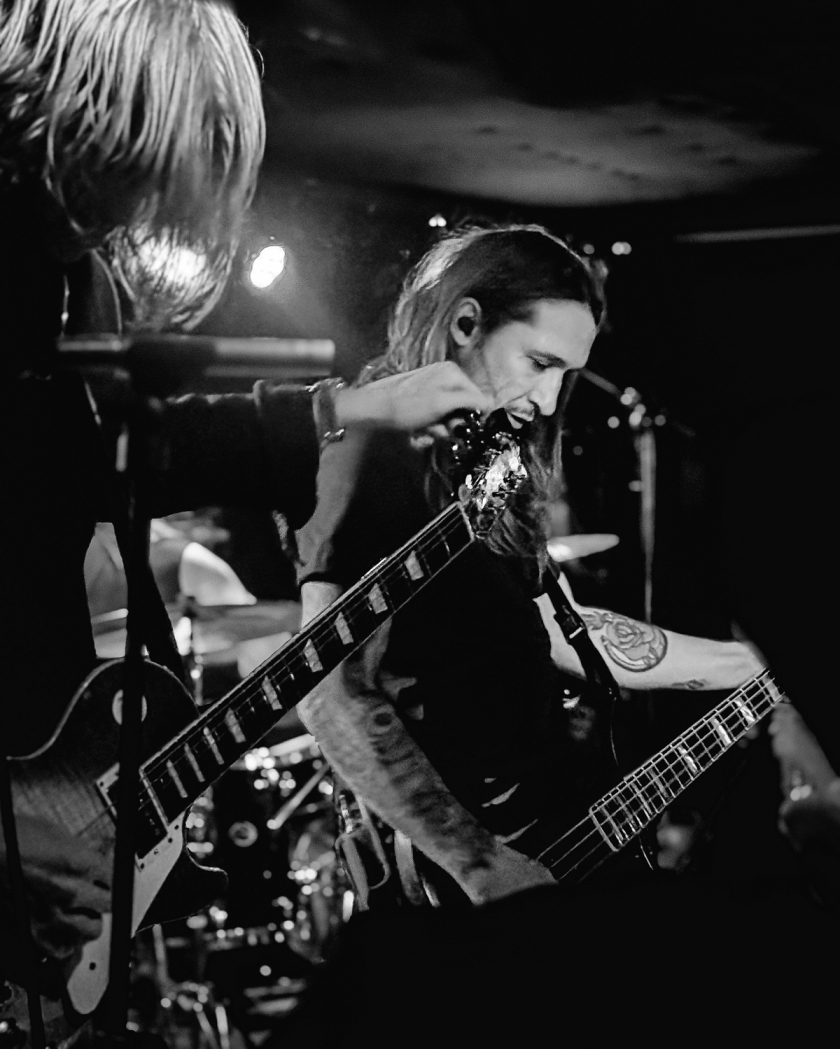Die US-Blackgaze-Größen aus San Francisco spielen auf ungewohnt kleiner Bühne. – Deafheaven.