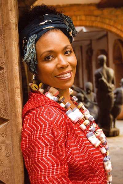 Dee Dee Bridgewater präsentiert ihr 2007er-Album "Red Earth". – 