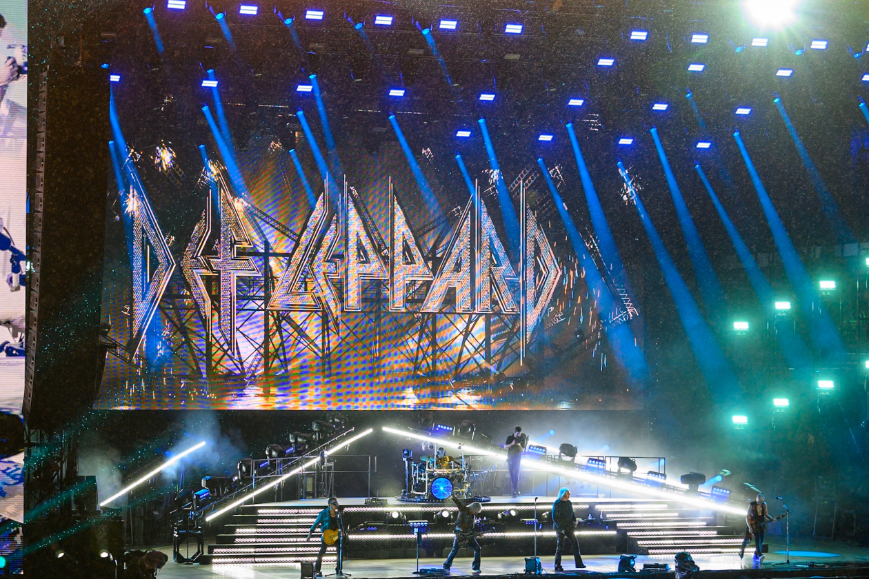 Die US-Amerikaner traten zum ersten Mal in ihrer seit Jahrzehnten andauernden Karriere in Wacken auf. – Def Leppard.
