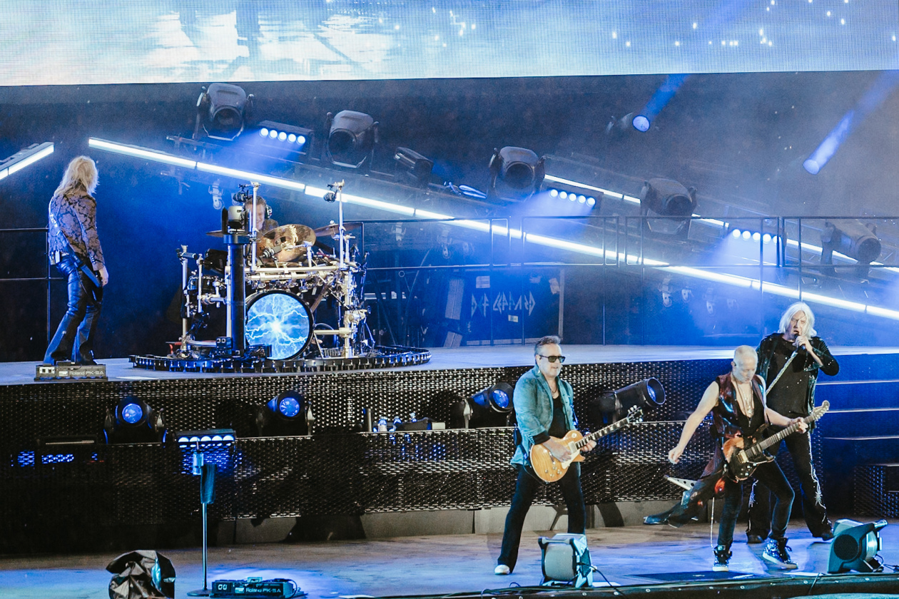 Die US-Amerikaner traten zum ersten Mal in ihrer seit Jahrzehnten andauernden Karriere in Wacken auf. – Def Leppard.