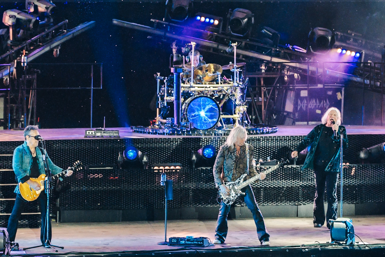 Die US-Amerikaner traten zum ersten Mal in ihrer seit Jahrzehnten andauernden Karriere in Wacken auf. – Def Leppard.