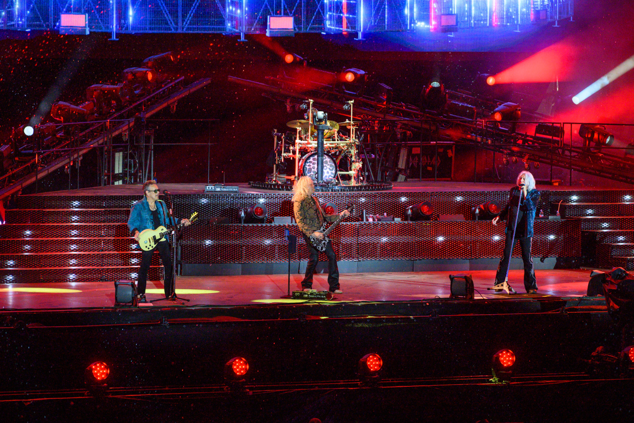 Die US-Amerikaner traten zum ersten Mal in ihrer seit Jahrzehnten andauernden Karriere in Wacken auf. – Def Leppard.