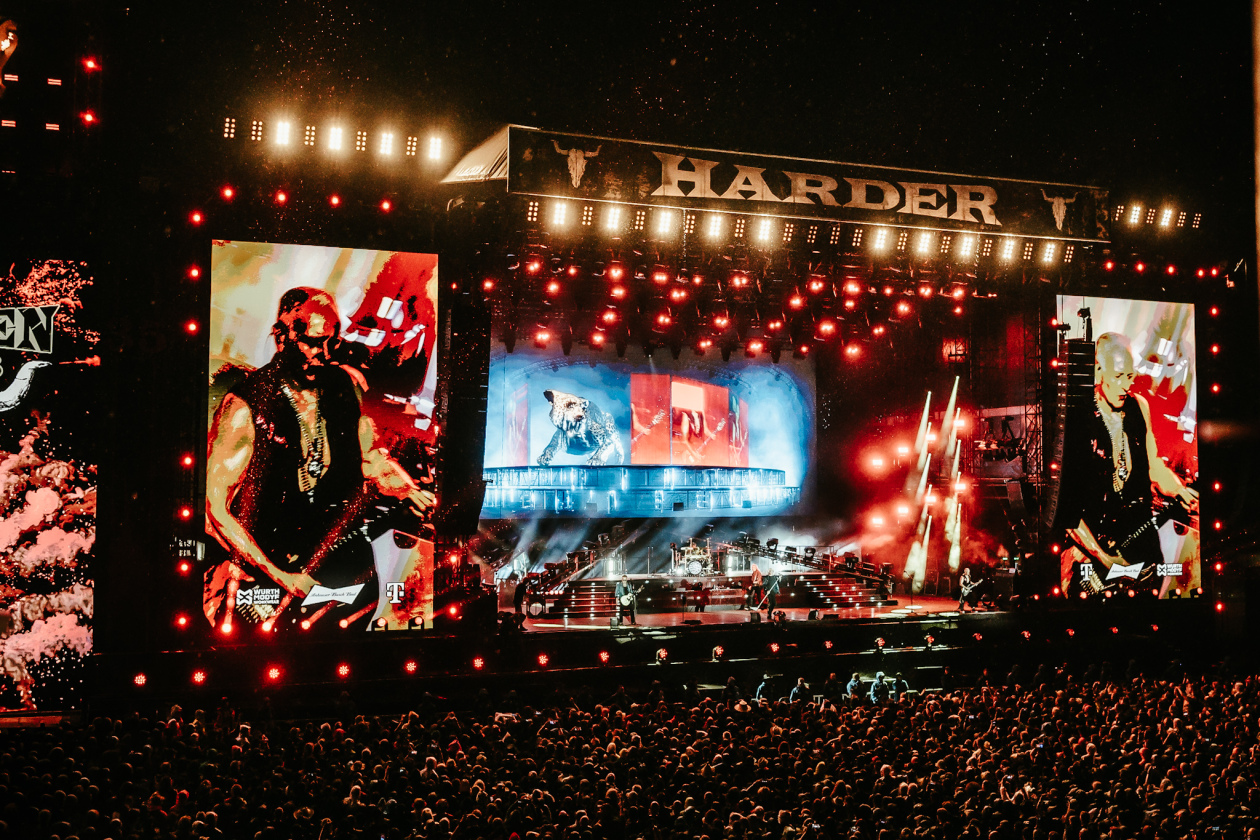 Die US-Amerikaner traten zum ersten Mal in ihrer seit Jahrzehnten andauernden Karriere in Wacken auf. – Def Leppard.