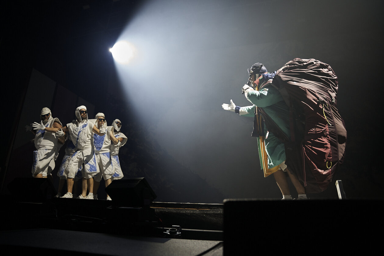 Deichkind bei ihrem Comeback-Konzert in der Parkbühne Wuhlheide, Berlin. – Deichkind 2022 live in Berlin