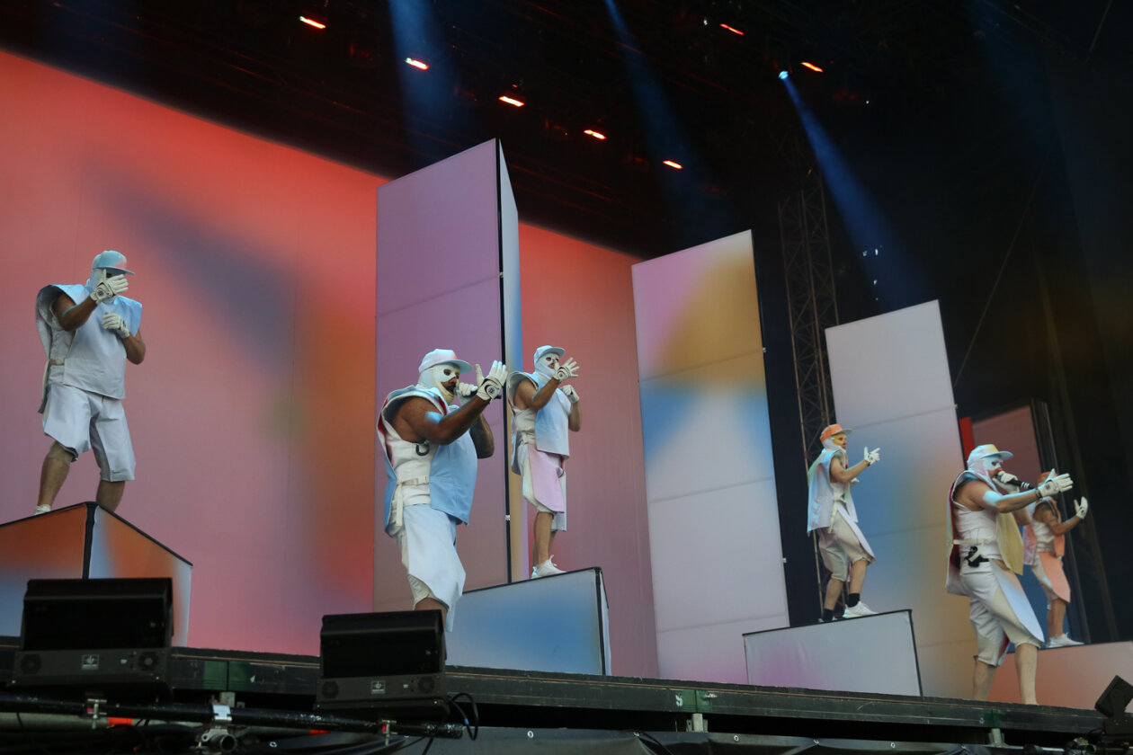 Hört ihr die Signale? Die Festivalband schlechthin. – Deichkind.