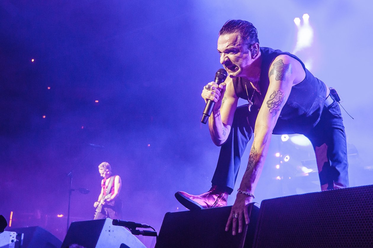 Nach der Stadion-Show im Rheinenergie-Stadion 2017 nun in der Halle: 18.000 Fans bejubelten Depeche Mode. – "A Question Of Time" war in den 80ern ein Pirouettenklassiker