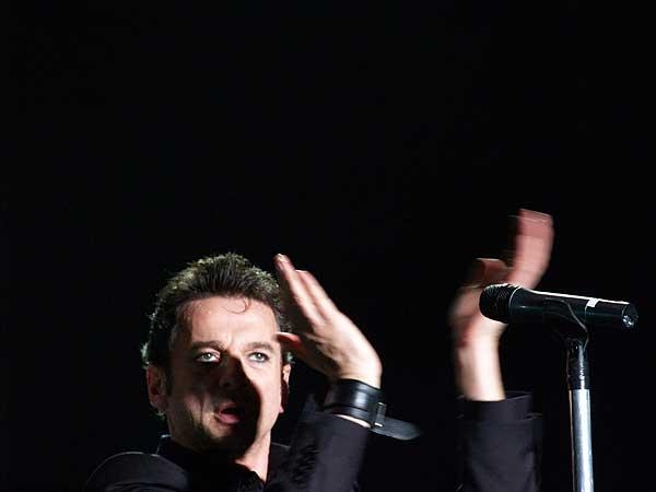 Depeche Mode – Die Synthie-Rocker live im Berner Oberland nach den Sisters Of Mercy und Placebo. – 
