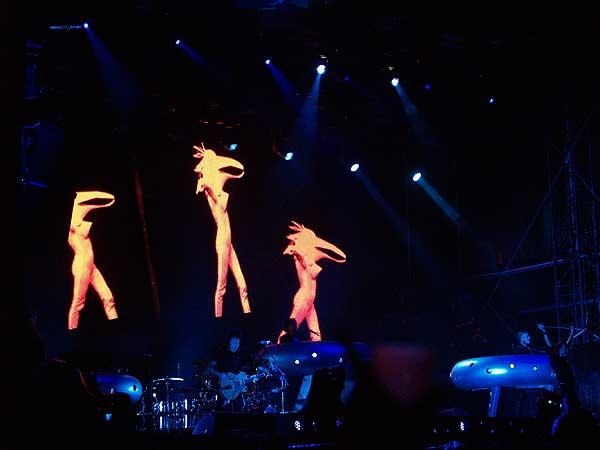 Depeche Mode – Die Synthie-Rocker live im Berner Oberland nach den Sisters Of Mercy und Placebo. – 