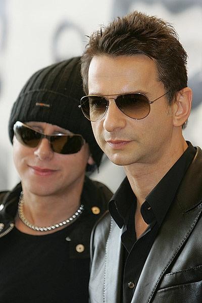 Depeche Mode verkünden ihre nächste Weltumseglung in der Düsseldorfer LTU-Arena. – 