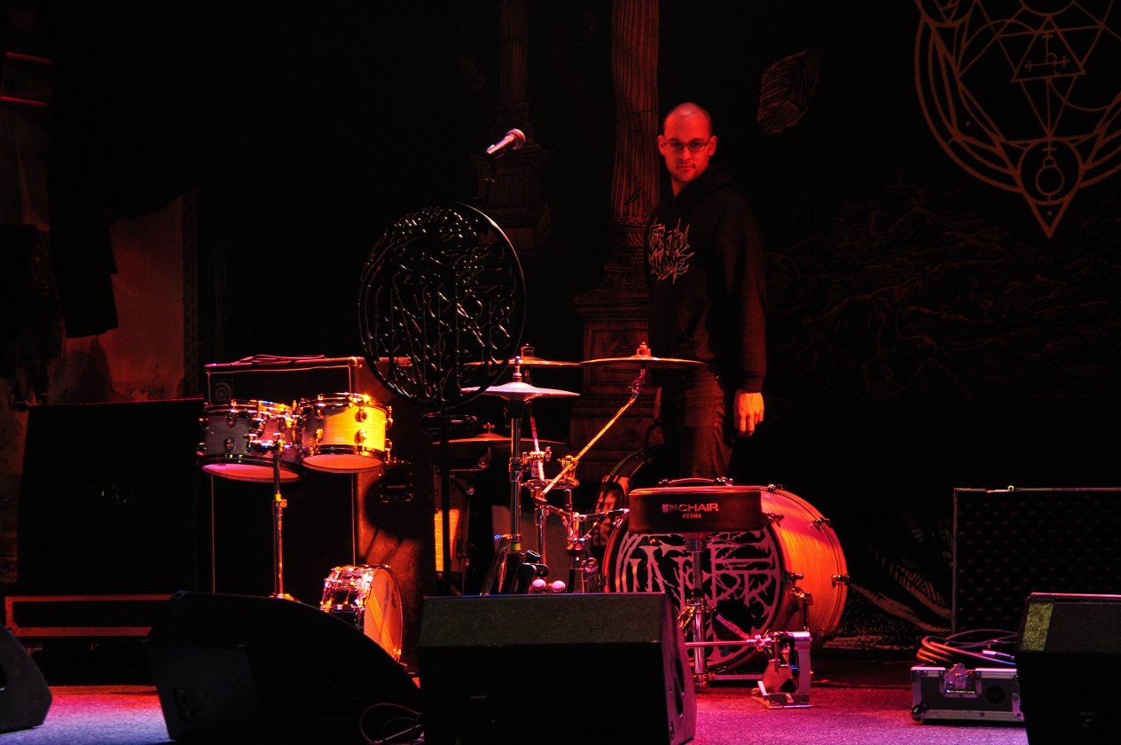 Der Weg Einer Freiheit auf Tour: Wir haben die Black Metaller der Stunde einen Tag lang begleitet. – Drumset okay?