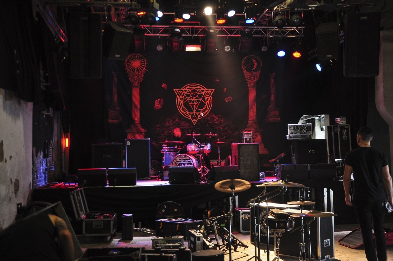 Der Weg Einer Freiheit auf Tour: Wir haben die Black Metaller der Stunde einen Tag lang begleitet. – Es nimmt Formen an.