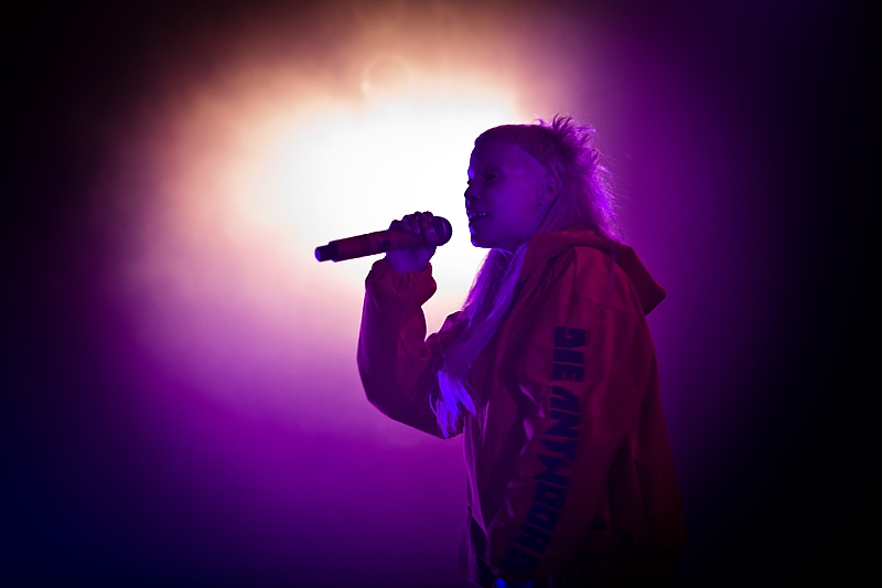 Schrille Ansage in der Essigfabrik. – Die Antwoord.