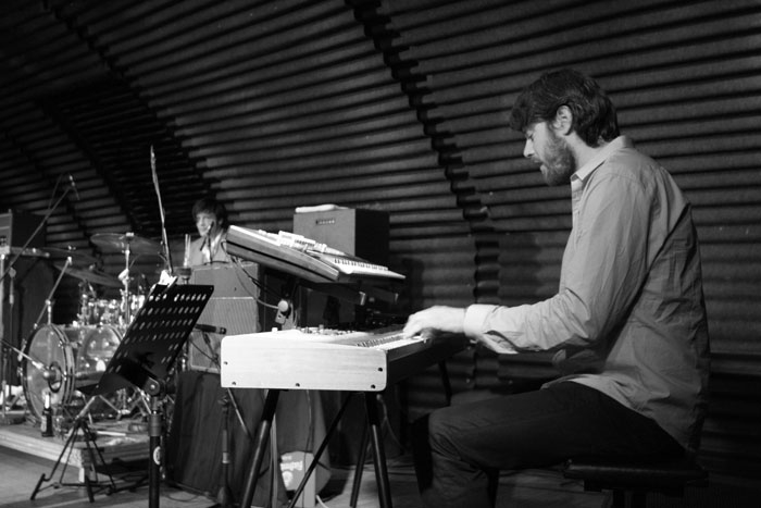 Die Sterne – Konzert im Jazzhaus am 19. April 2010 – Verstärkung an den Tasten