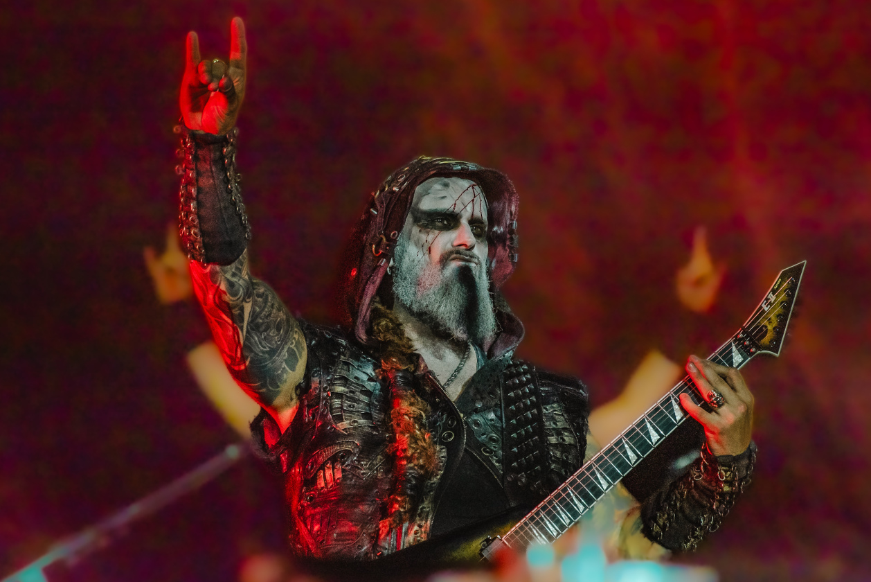 Die norwegischen Schwarzmetaller überbrachten symphonische Dunkelheit am Wacken-Freitag. – Dimmu Borgir.
