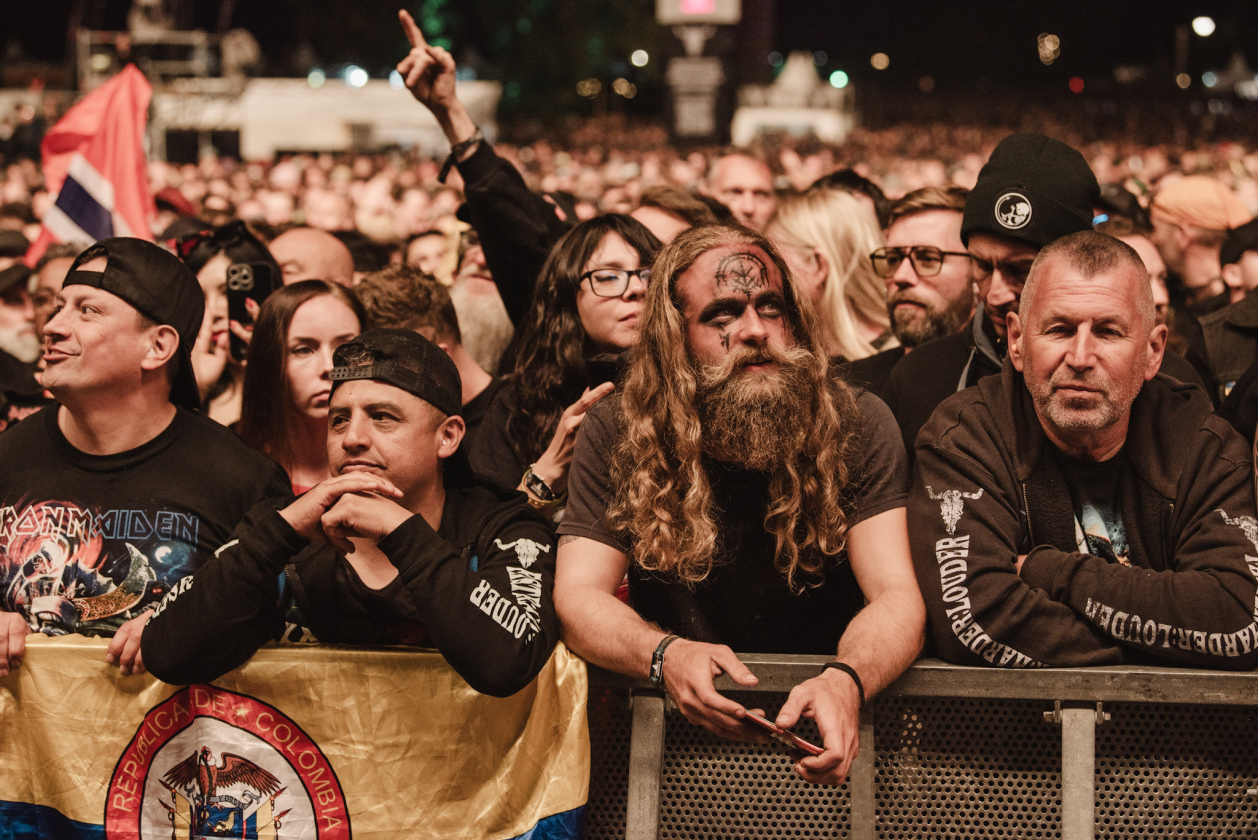 Dimmu Borgir – Die norwegischen Schwarzmetaller überbrachten symphonische Dunkelheit am Wacken-Freitag. – Dimmu-Fans.