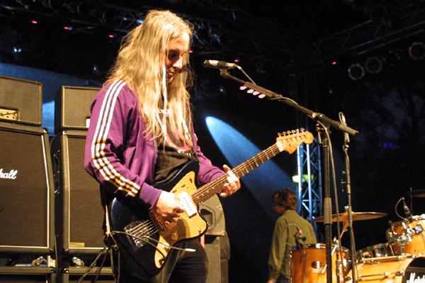 Dinosaur Jr. – Laut und heftig: Die Gitarrenwände des J. Mascis. – 