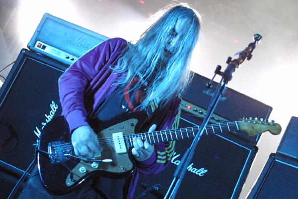 Dinosaur Jr. – Laut und heftig: Die Gitarrenwände des J. Mascis. – 